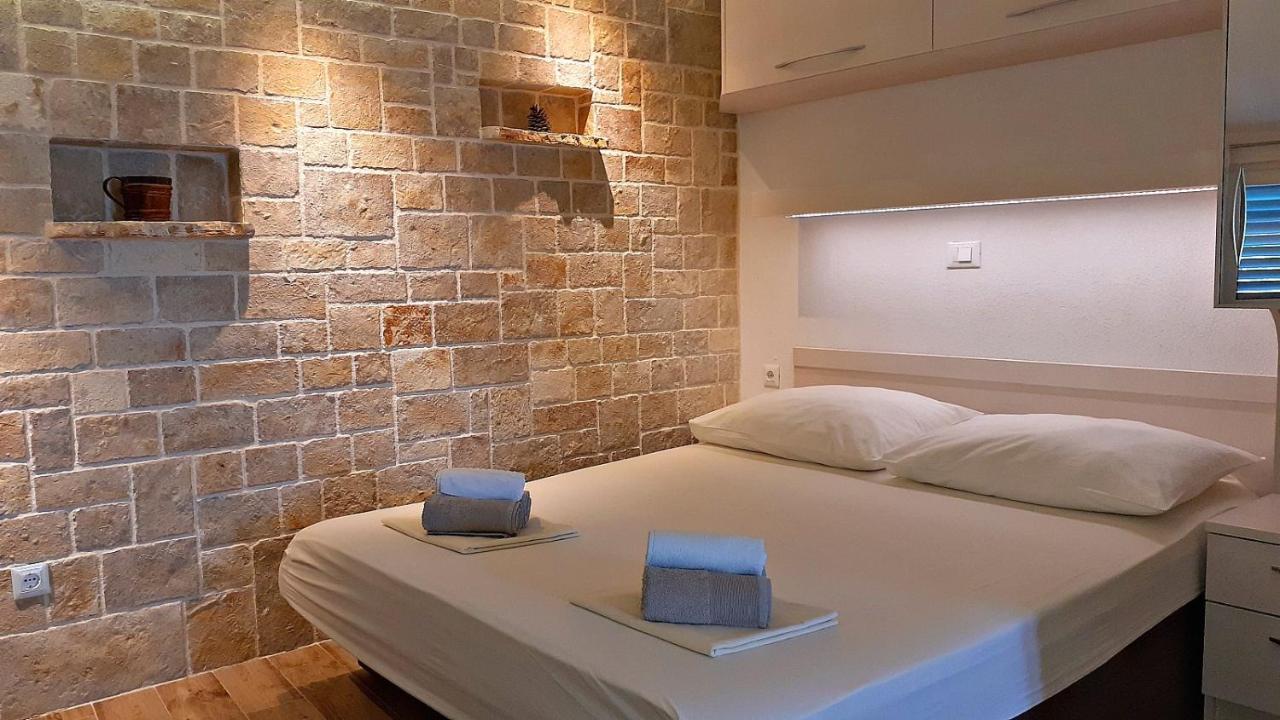 Stone House Bonaca Apartment Baska Voda Bagian luar foto