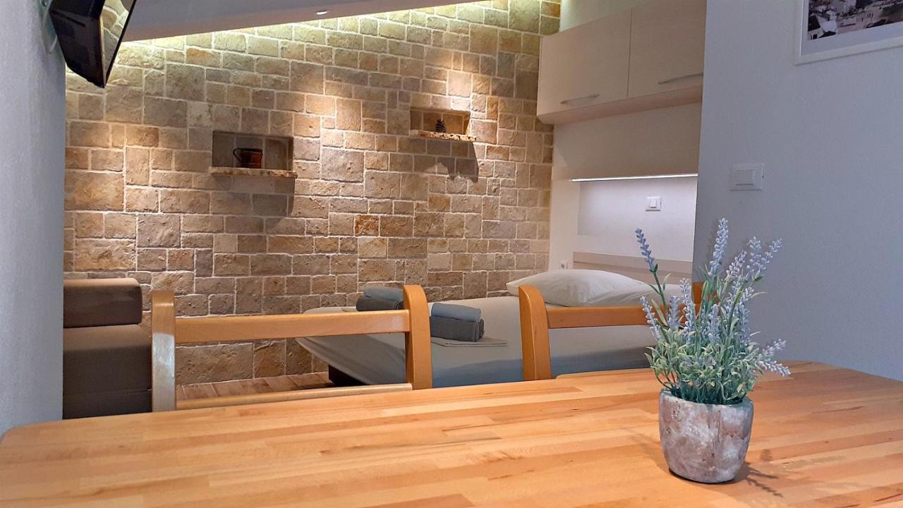 Stone House Bonaca Apartment Baska Voda Bagian luar foto