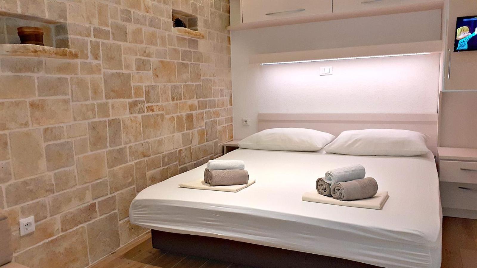Stone House Bonaca Apartment Baska Voda Ruang foto